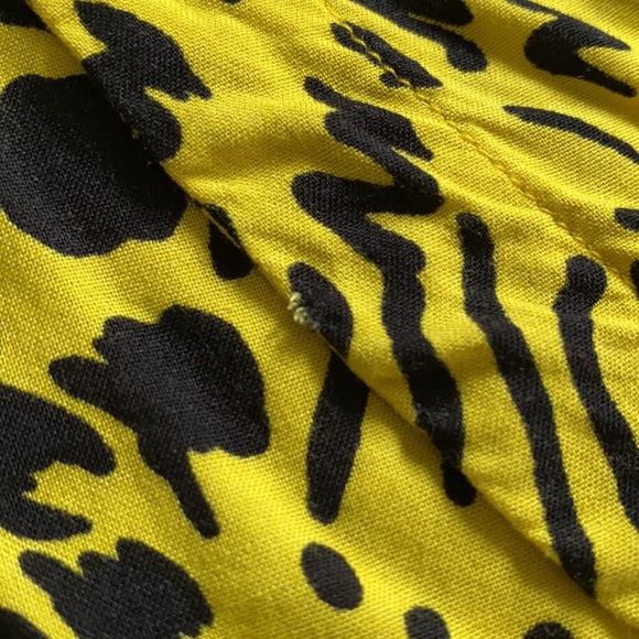 Vans Off the Wall | Reflektor Animal Print Shorts (M) - Picture 12 of 13